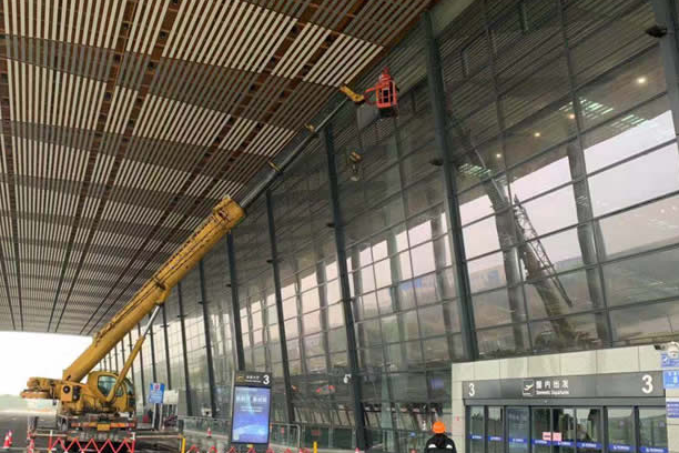 永春玻璃幕墙维护和保养